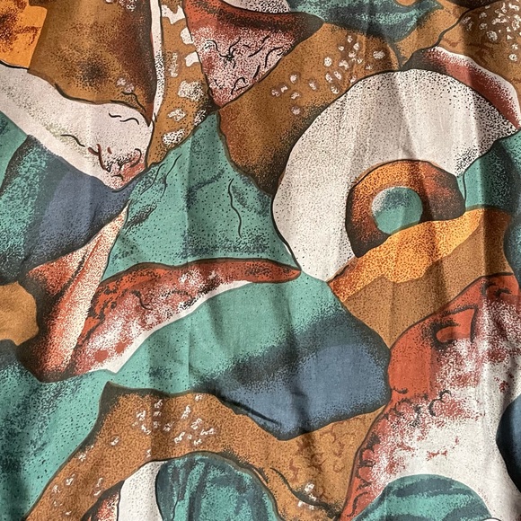 W&H. Men’s L. 100% Silk. Earth tones. Short Sleeve Button Down Shirt - Picture 6 of 8